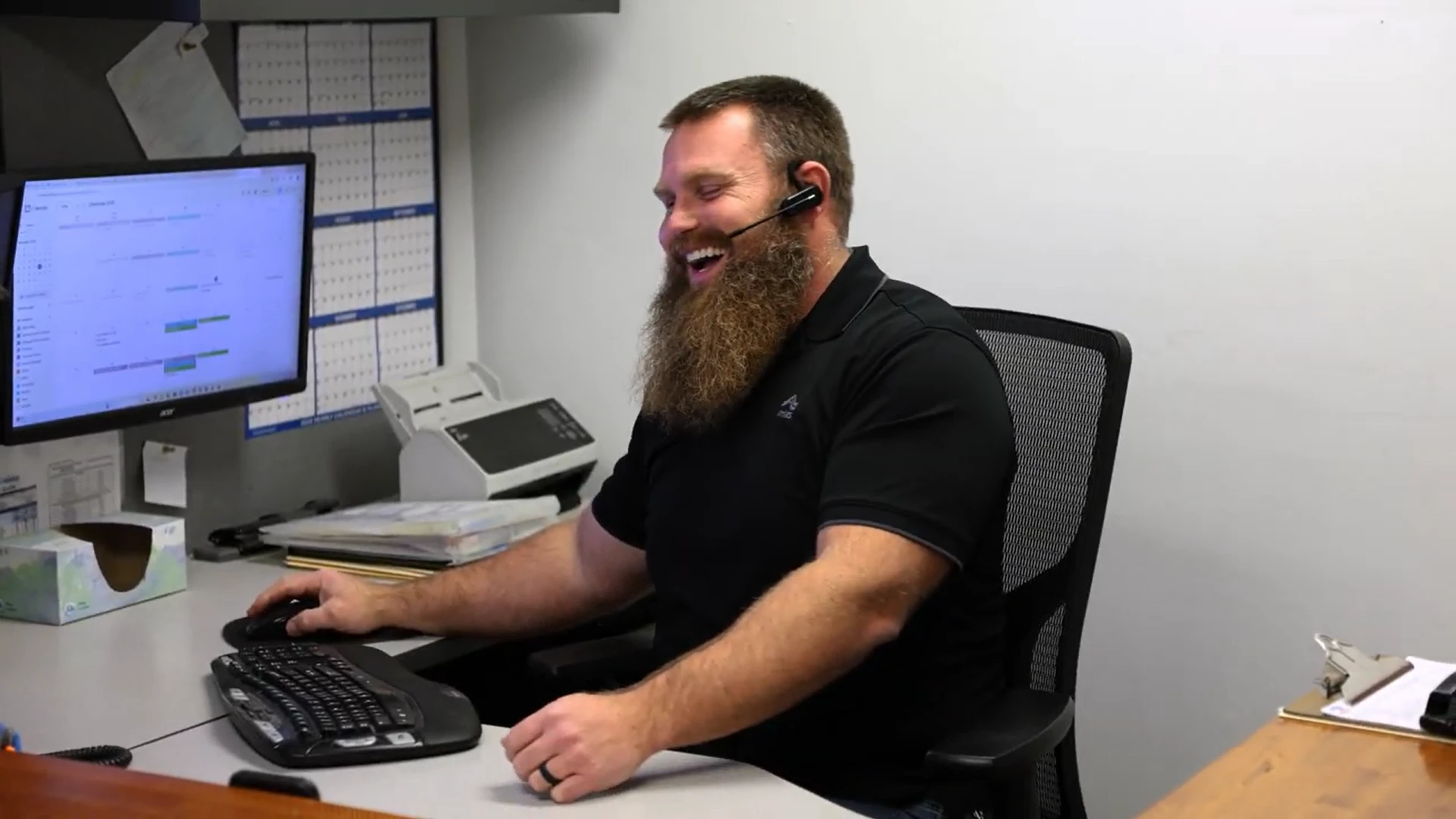 Customer service rep speaking to customer over the phone